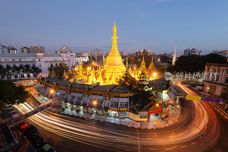 秀儿塔是一座位于仰光市中心的缅甸佛塔。在缅甸语中，它的另一个名字是Kyaik Athok Zedi，周围是繁忙的街道